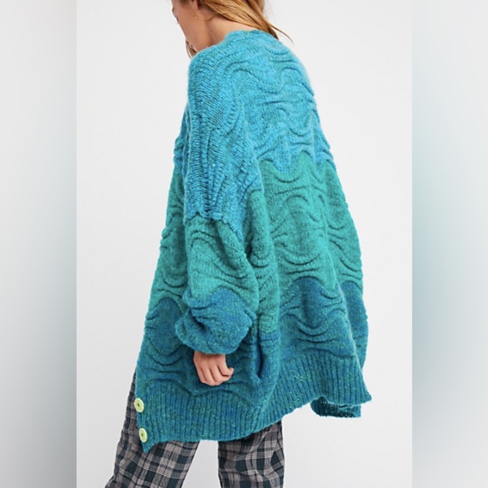 FREE PEOPLE Aquatic Ombre Textured Chunky Oversized Mermaid Blue Cardigan -Sz XS - Picture 2 of 7